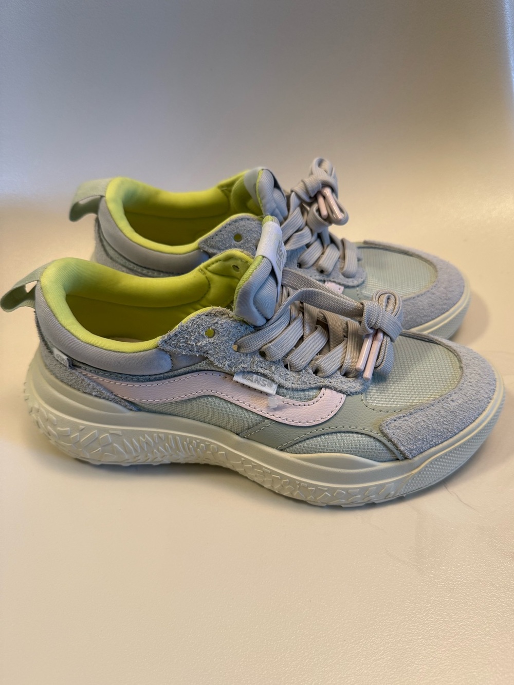 Vans Women’s UltraRange V3 Neo Mint Green Suede Sneakers Shoes Size 6 - NEW
